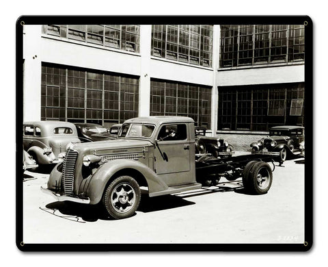 Diamond T 1936 3 Metal Sign