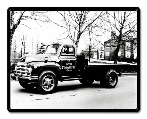 Diamond T 1950 Metal Sign