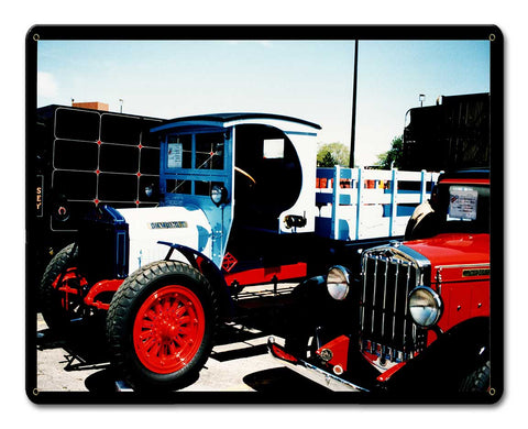 Diamond T 1932 Metal Sign