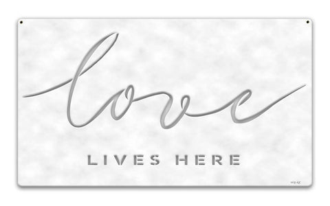 Love-Lives-Here-Vintage-Sign-Metal-Sign