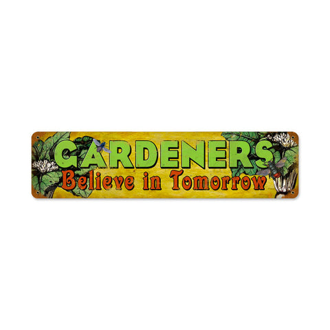 Gardeners Believe Metal Sign Wall Decor 20 x 5